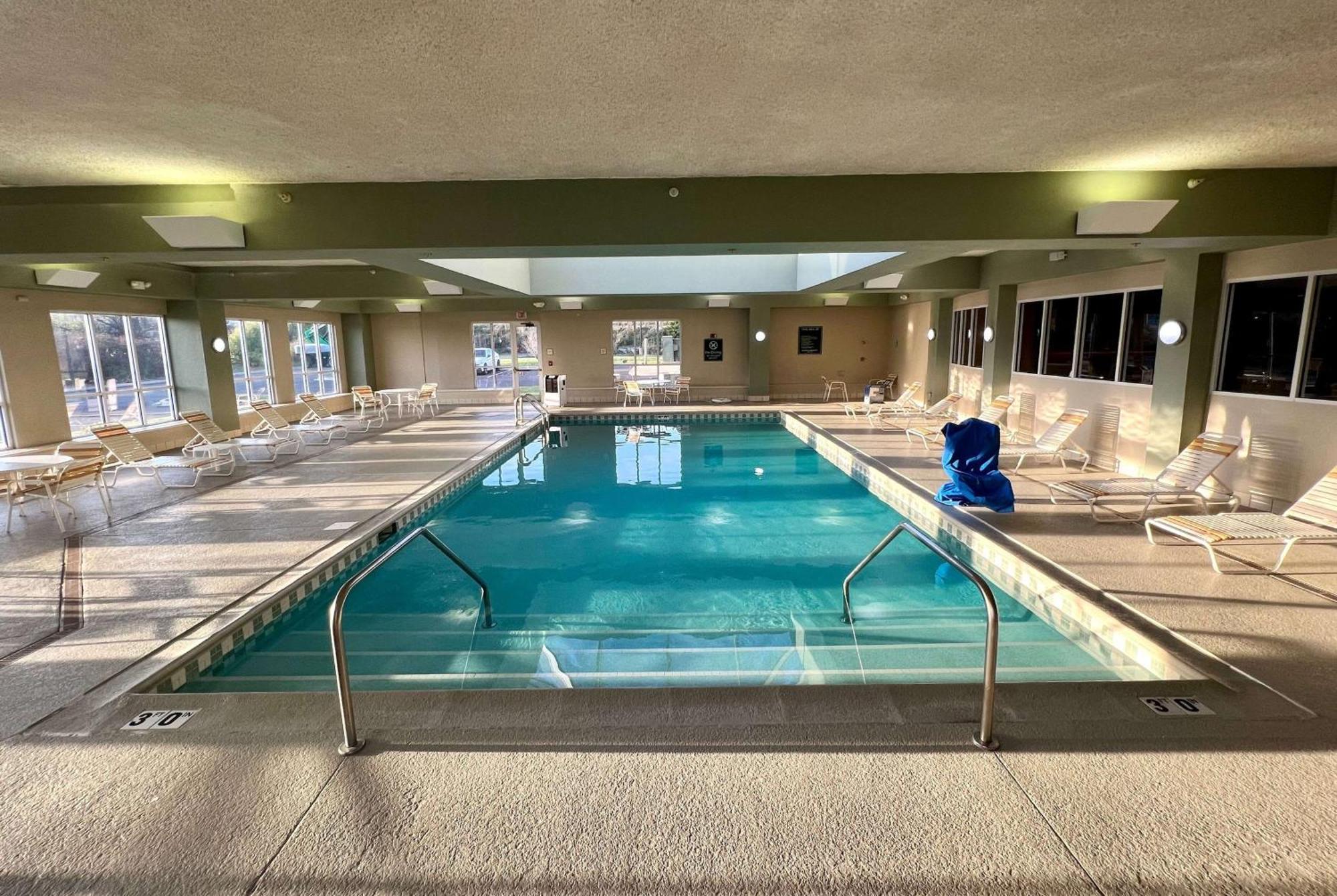 La Quinta By Wyndham Bannockburn-Deerfield Hotel Exterior photo